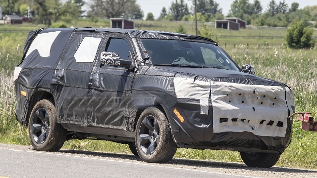 2022 Jeep Wagoneer Spied In and Out New