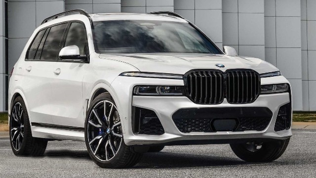 2022 BMW X7 Both Spied and Rendered New