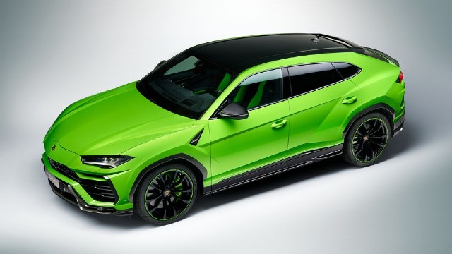 2022 Lamborghini Urus Spied With a Mid-Cycle Facelift New