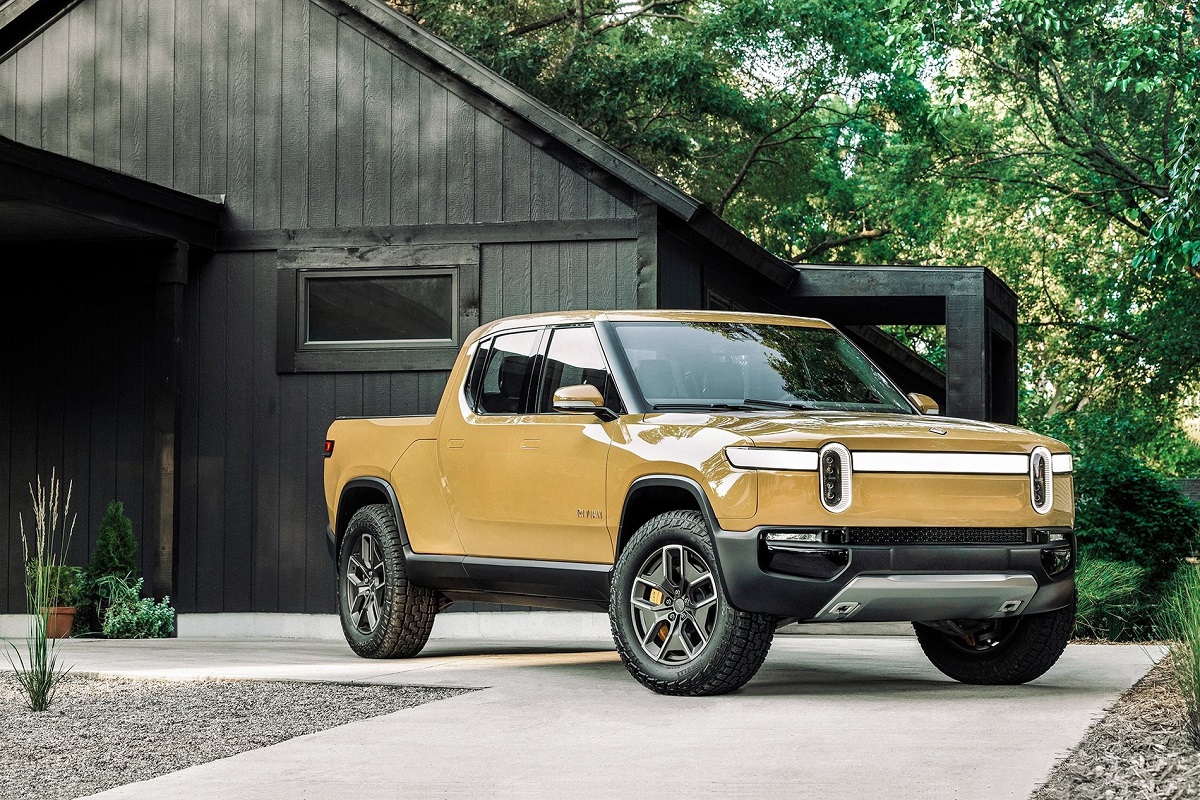 2022 Rivian R1T Dominates With Futuristic Styling