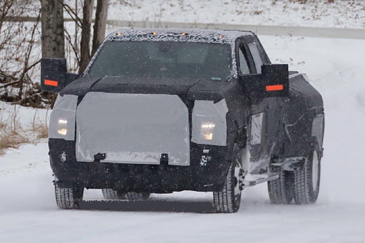 2022 Chevrolet Silverado HD Spy Shots Reveals Some Small Refreshments