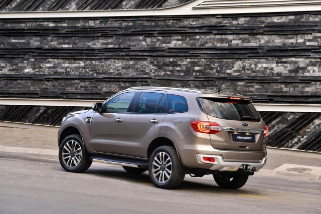 2023 Ford Everest rear