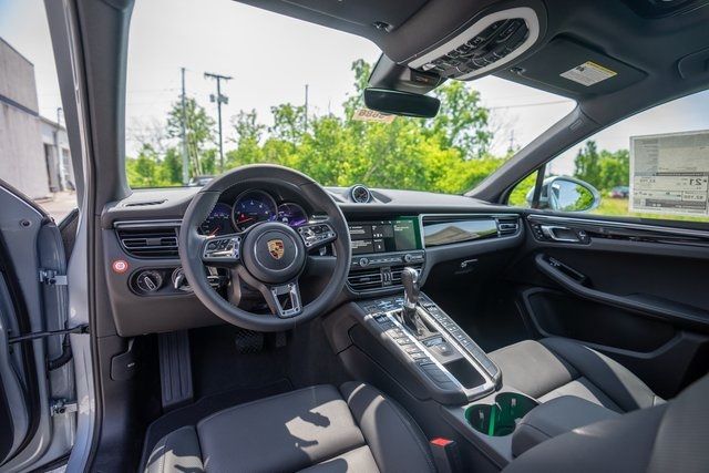 2023 Porsche Macan interior
