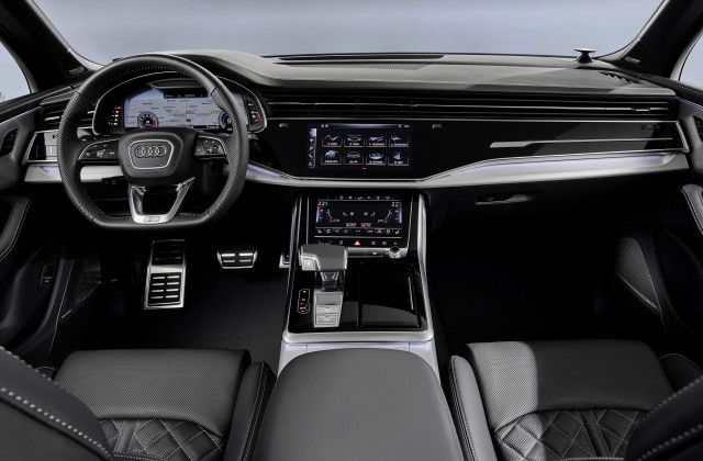 2023 Audi Q7 interior
