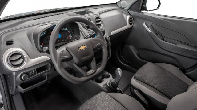 2023 Chevrolet Montana interior