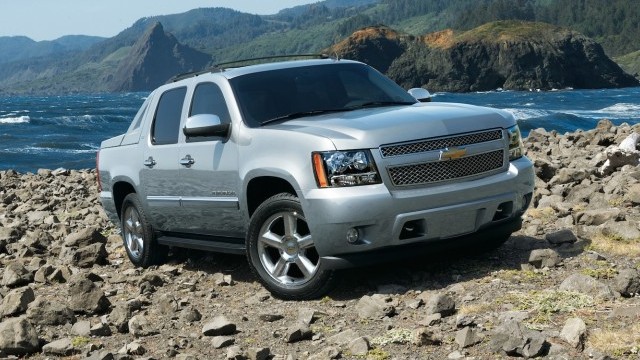 2023 Chevy Avalanche exterior