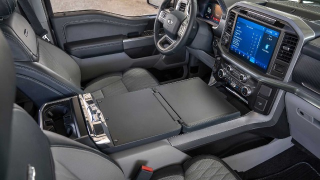 2023 Ford F-150 FX4 interior