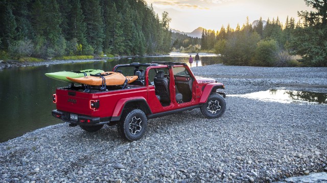 2023 Jeep Gladiator Convertible roof