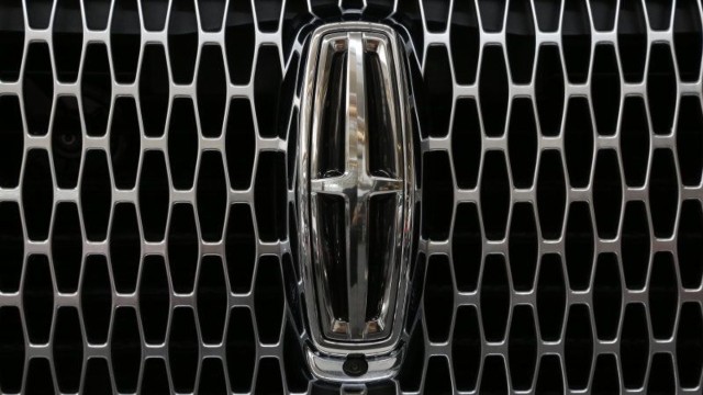 2023 Lincoln Electric SUV logo