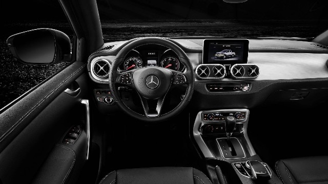 2023 Mercedes X-Class interior