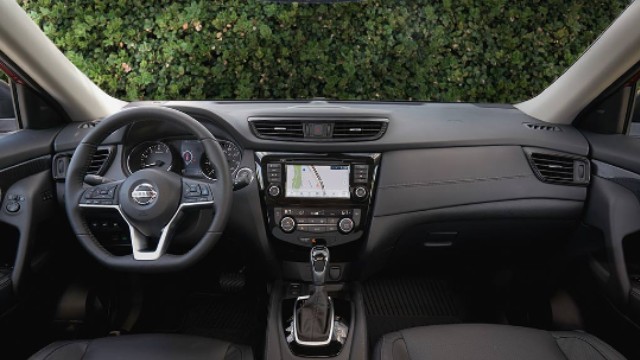 2023 Nissan Rogue interior