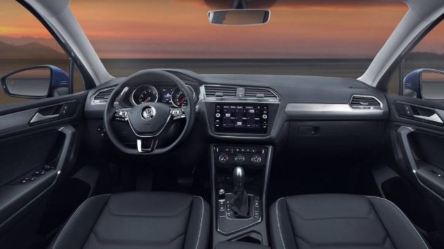 2023 VW Tiguan interior