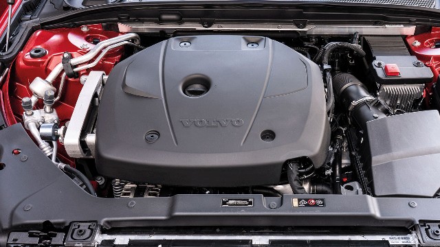 2024 Volvo XC40 engine