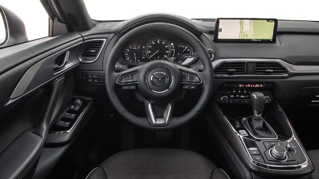 2023 Mazda CX-7 interior