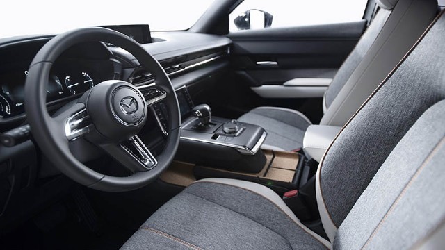 2025 Mazda CX-70 interior