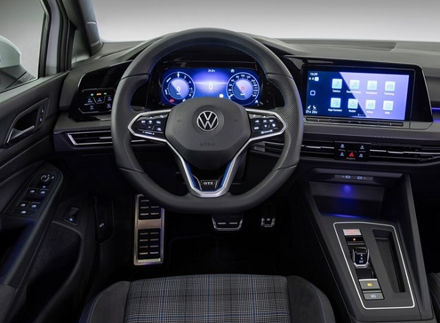 2023 VW Amarok interior